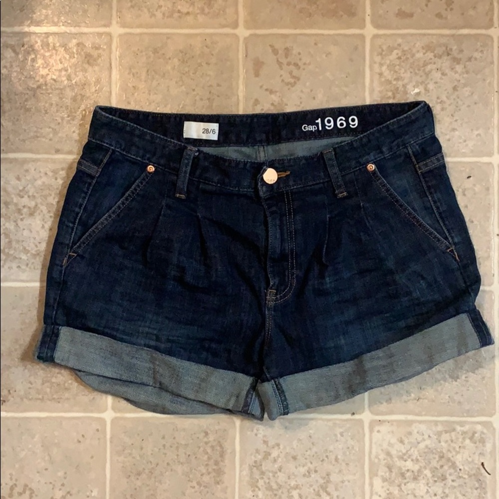 Gap shorts